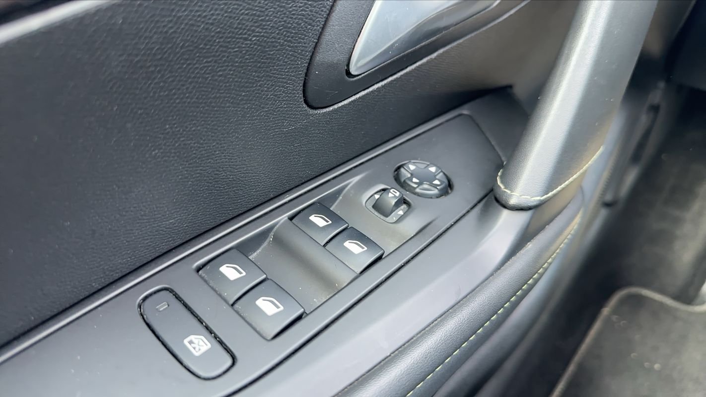 Peugeot 208 - Photo 29