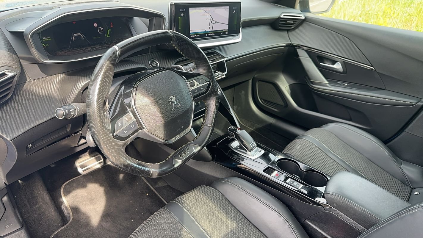 Peugeot 208 - Photo 8