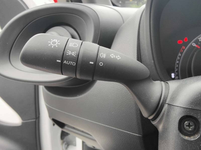 Toyota aygo x - Photo 18