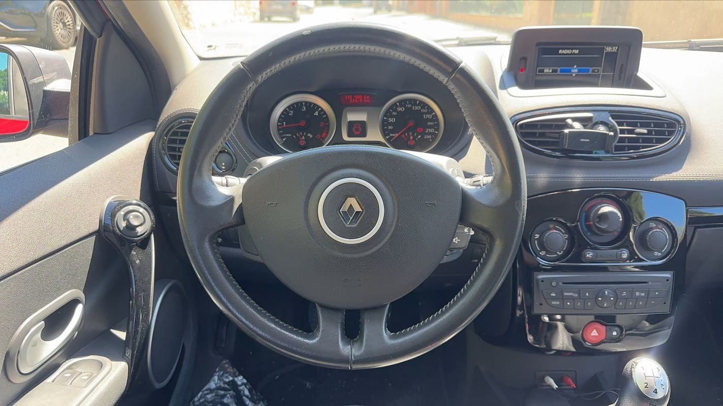 Renault Clio - Photo 22