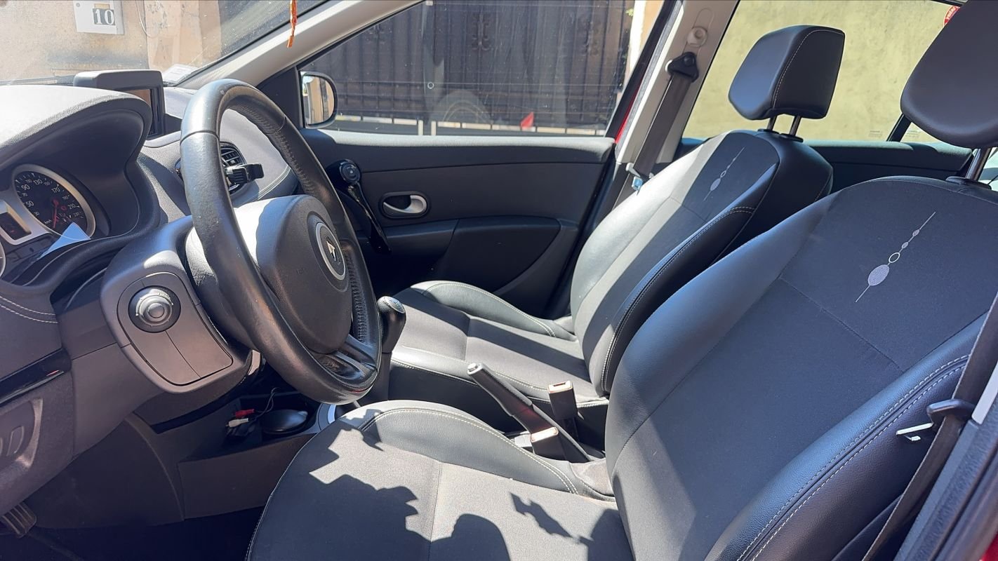 Renault Clio - Photo 25
