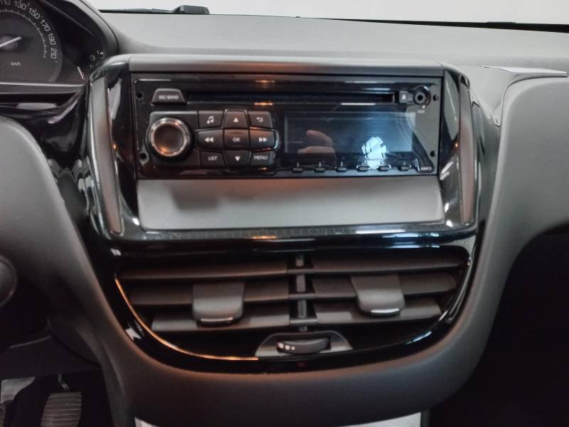 Peugeot 208 - Photo 14