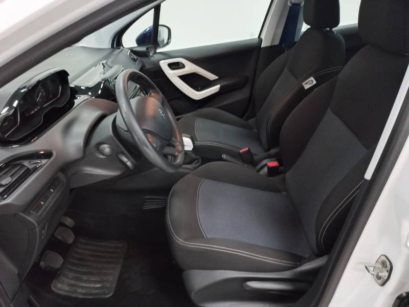 Peugeot 208 - Photo 15