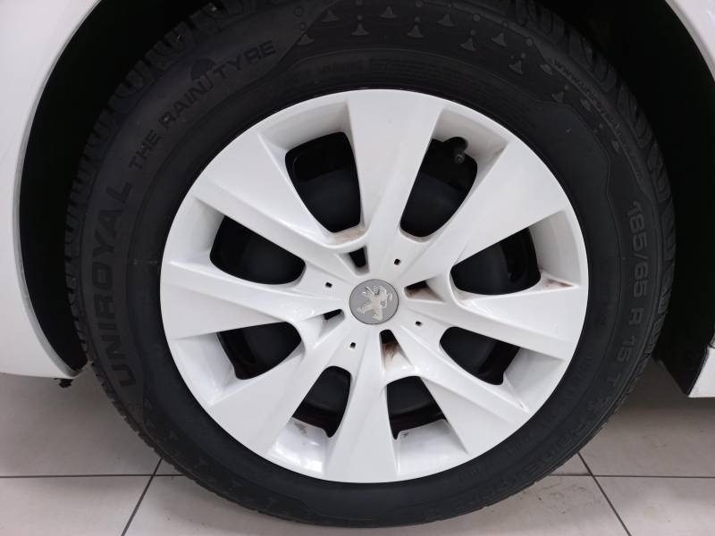 Peugeot 208 - Photo 10
