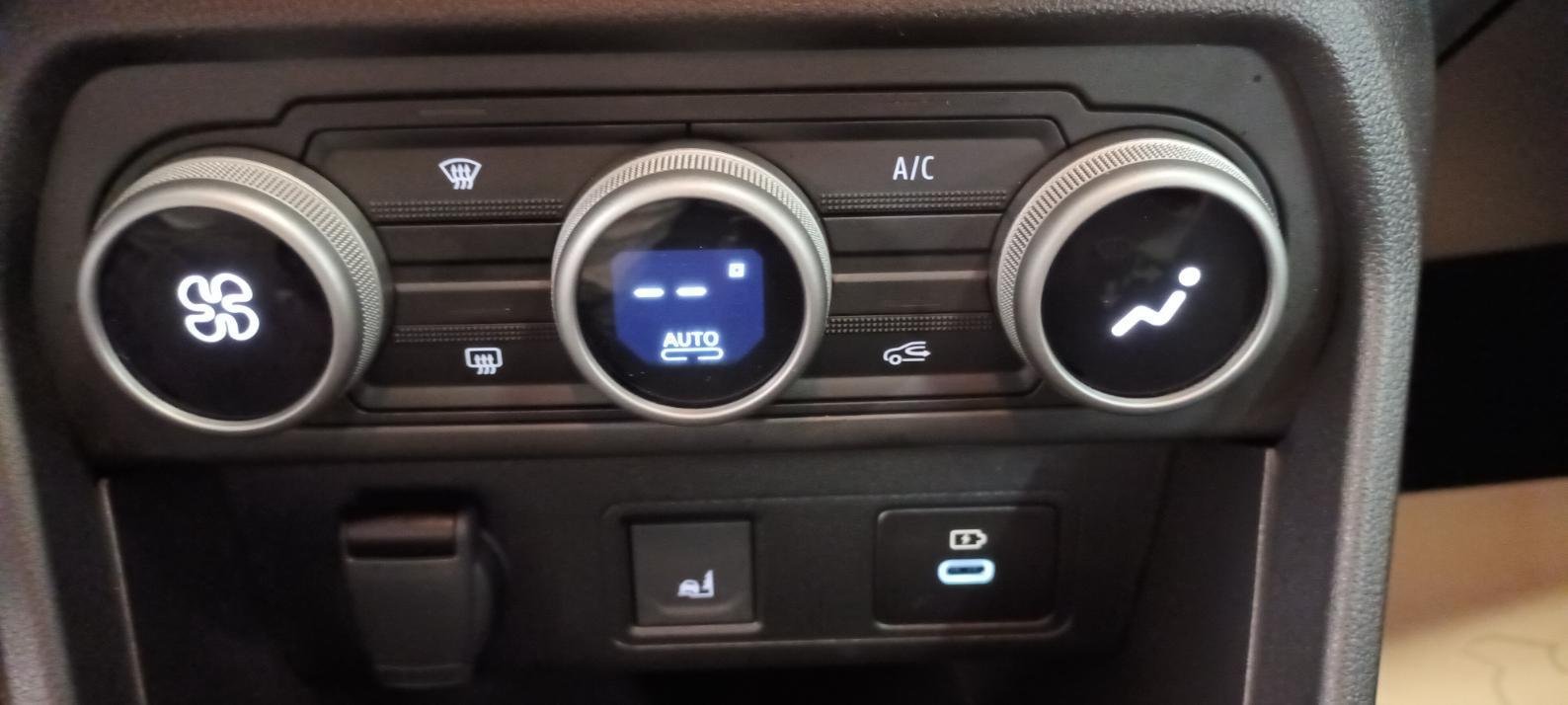 Dacia Sandero - Photo 11