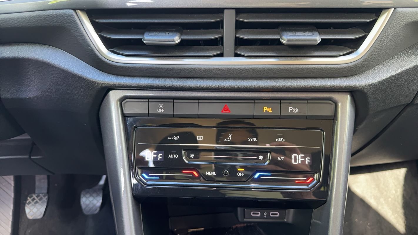 Volkswagen T-Roc - Photo 13
