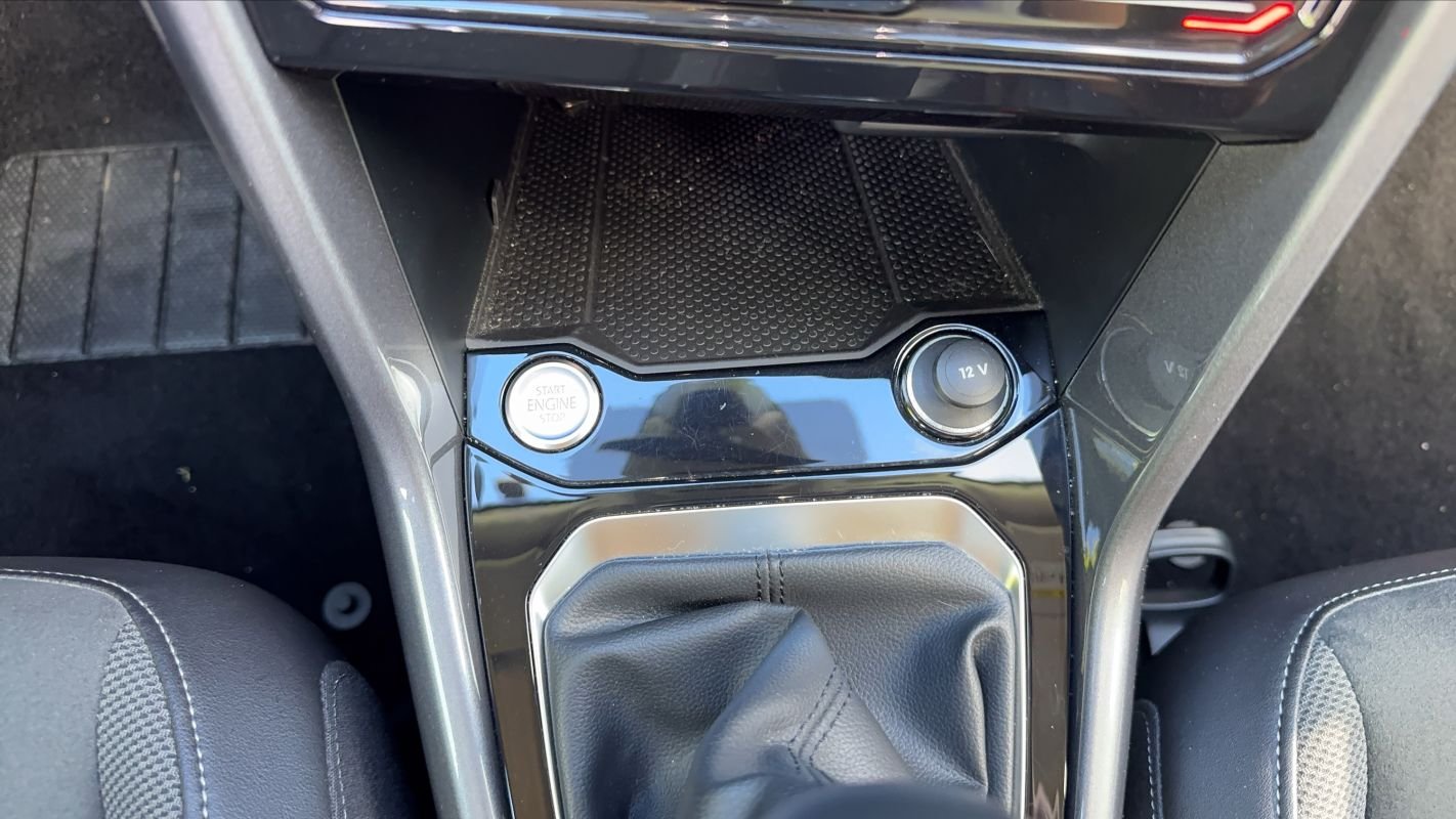 Volkswagen T-Roc - Photo 28