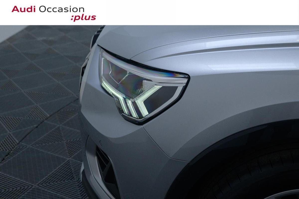 Audi Q3 - Photo 11