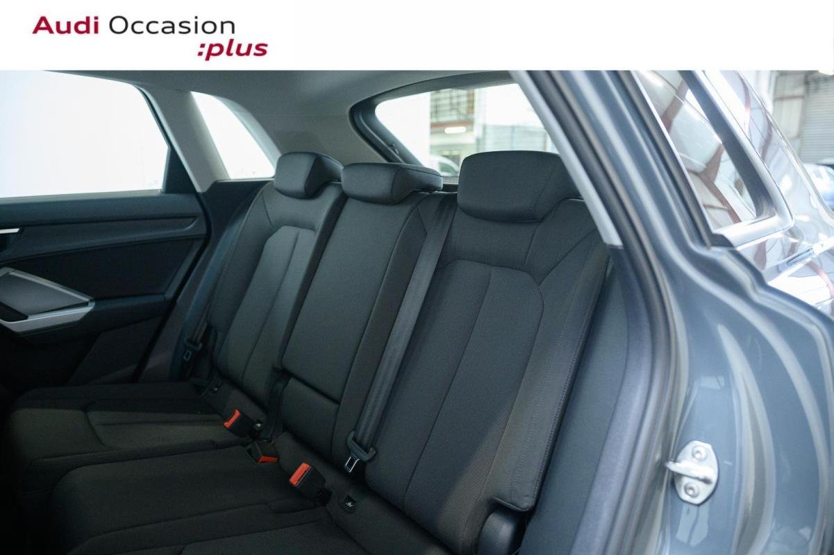 Audi Q3 - Photo 11