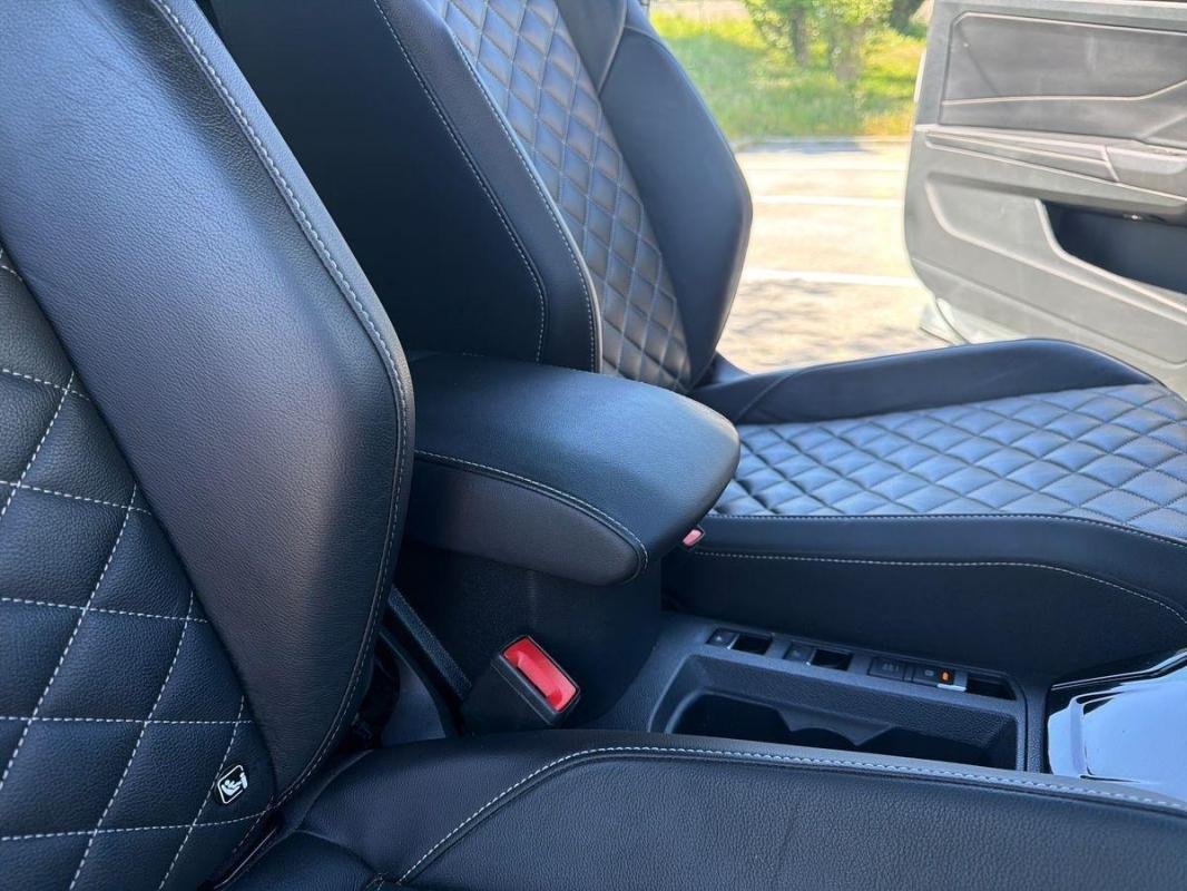 Volkswagen T-Roc - Photo 12