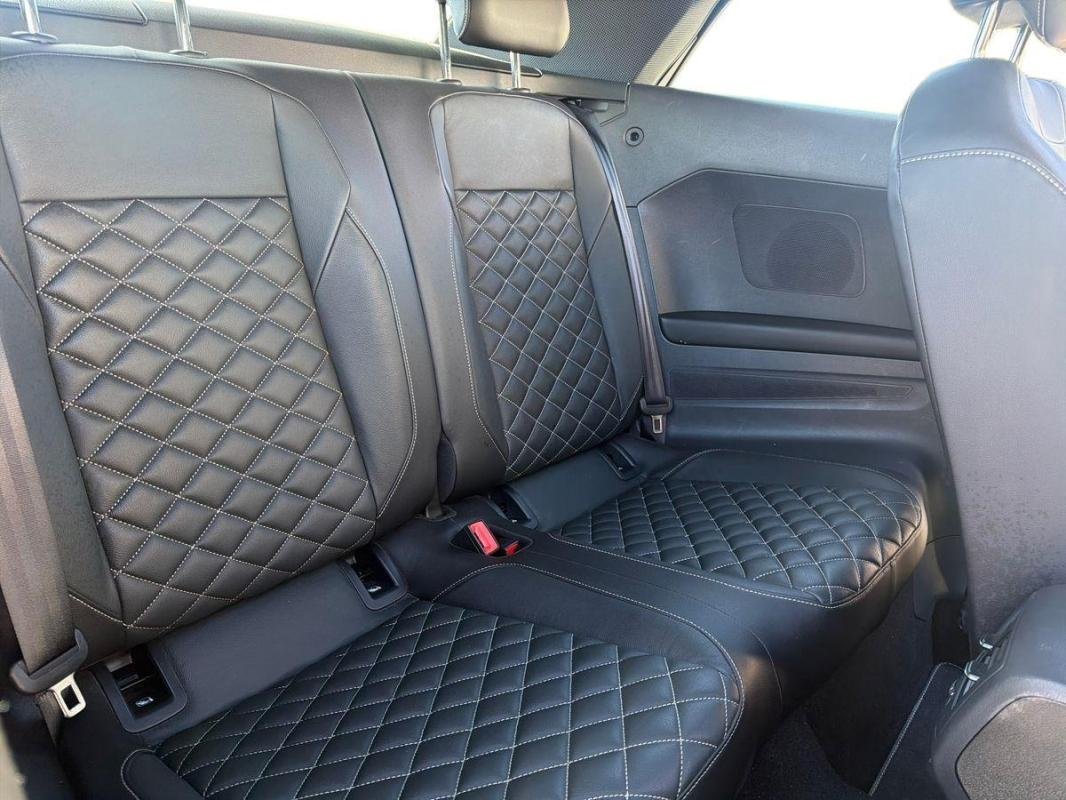 Volkswagen T-Roc - Photo 23