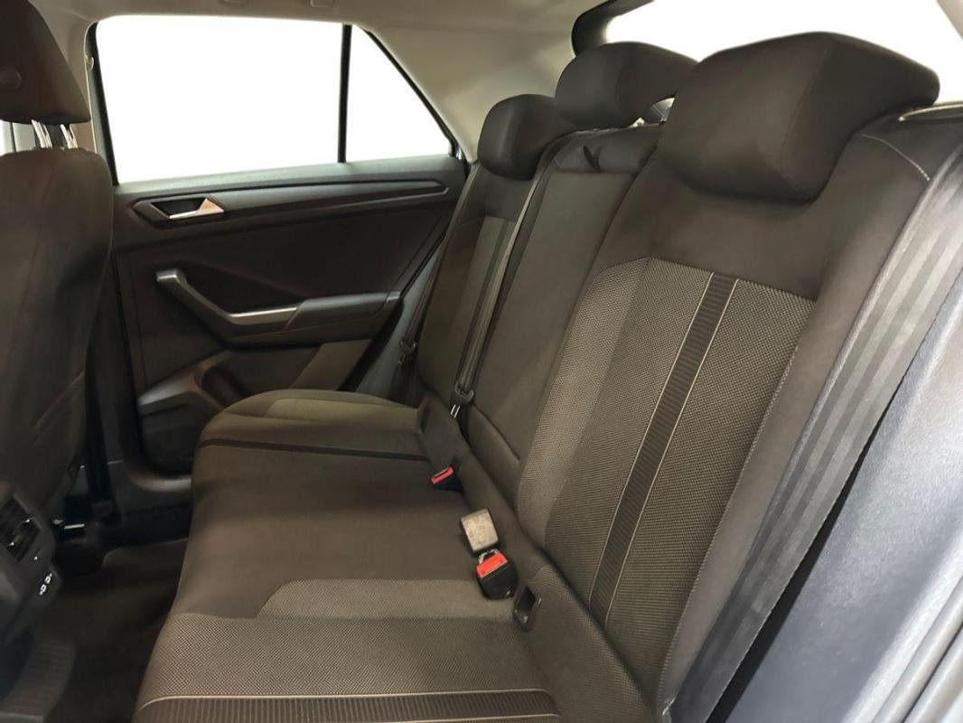 Volkswagen T-Roc - Photo 23