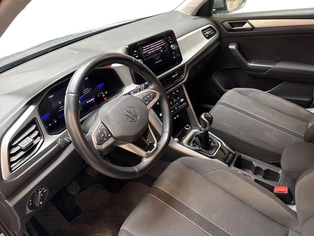 Volkswagen T-Roc - Photo 9