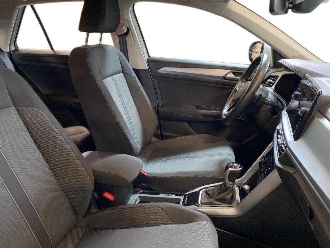 Volkswagen T-Roc - Photo 13