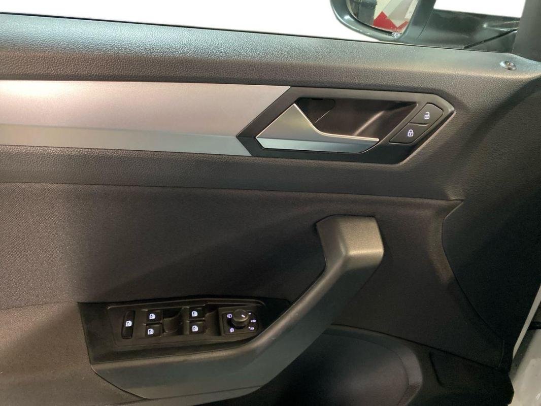 Volkswagen T-Roc - Photo 15