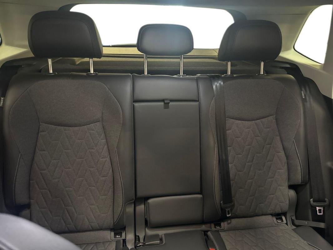 Volkswagen Tiguan - Photo 22