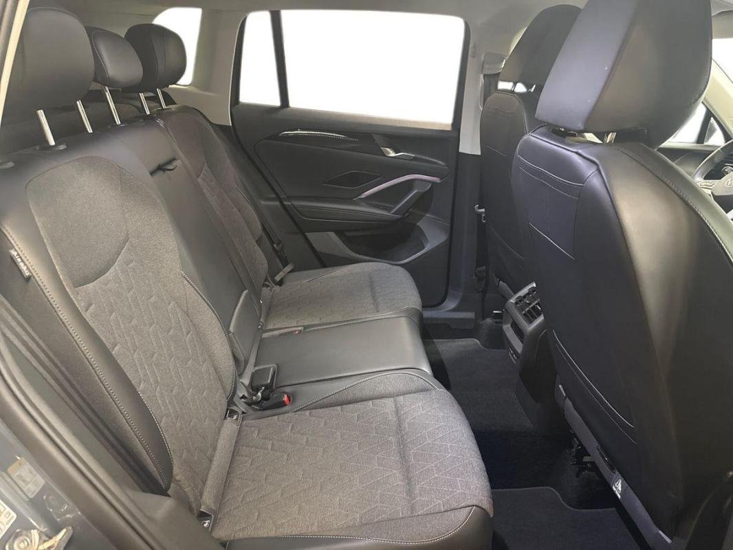 Volkswagen Tiguan - Photo 23