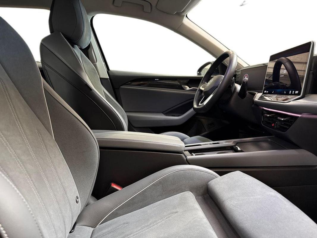 Volkswagen Passat - Photo 13
