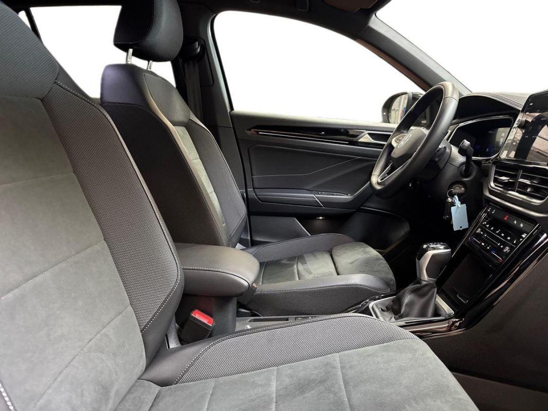 Volkswagen T-Roc - Photo 13