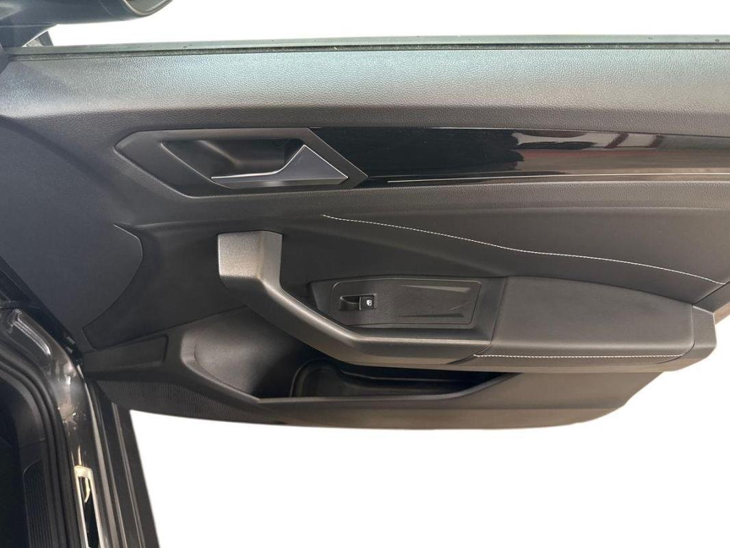 Volkswagen T-Roc - Photo 15