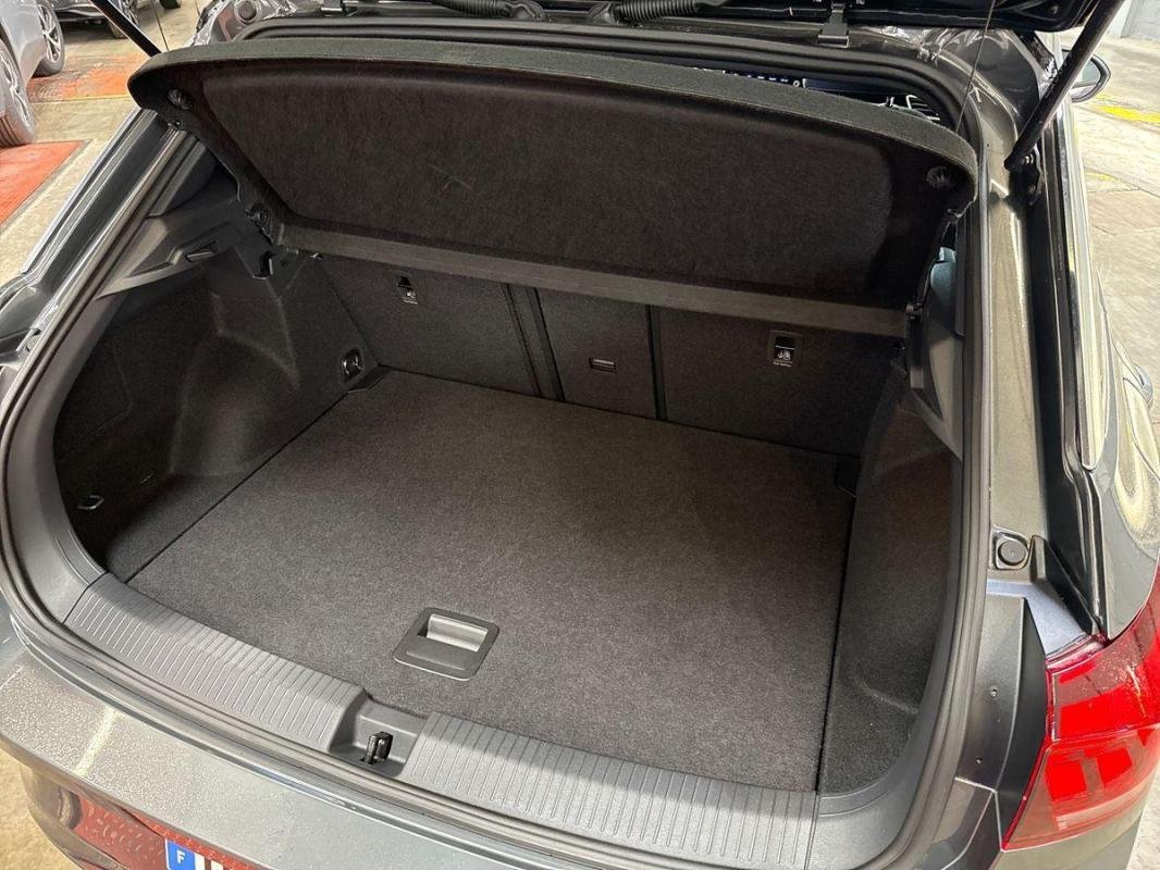 Volkswagen T-Roc - Photo 32