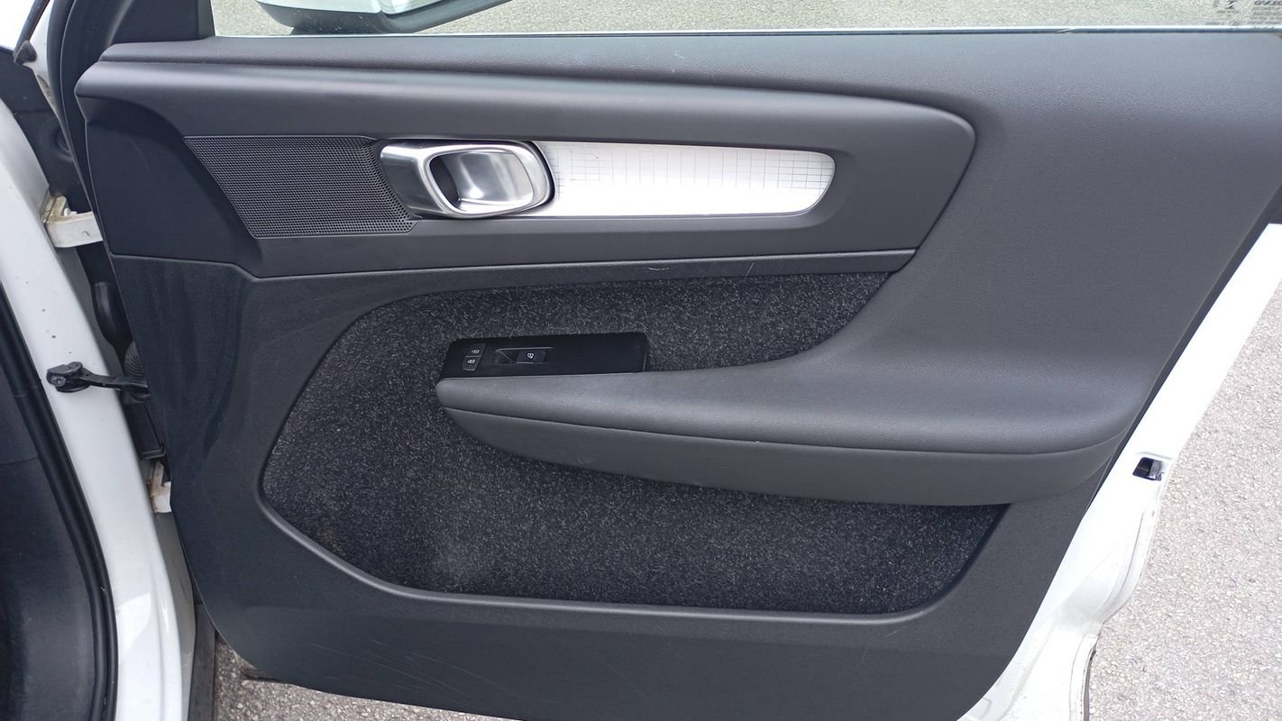 Volvo XC40 - Photo 23