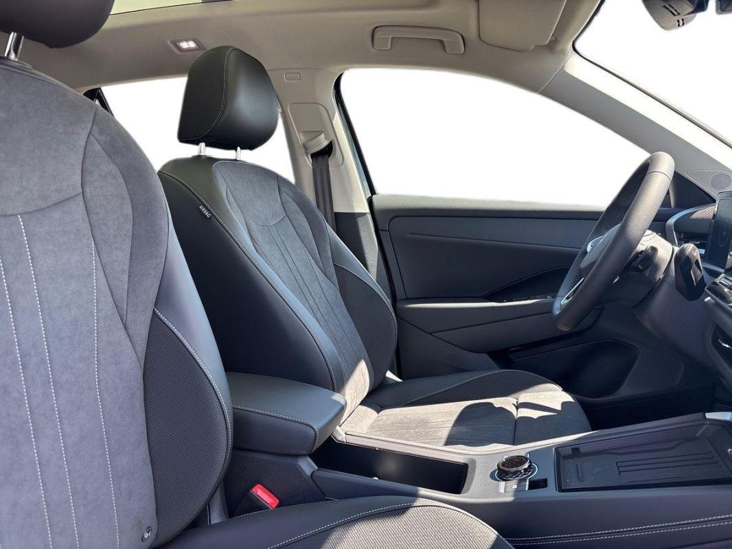 Volkswagen T-Roc - Photo 13