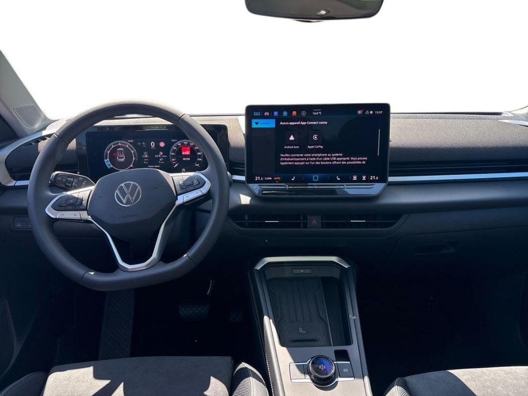 Volkswagen T-Roc - Photo 8