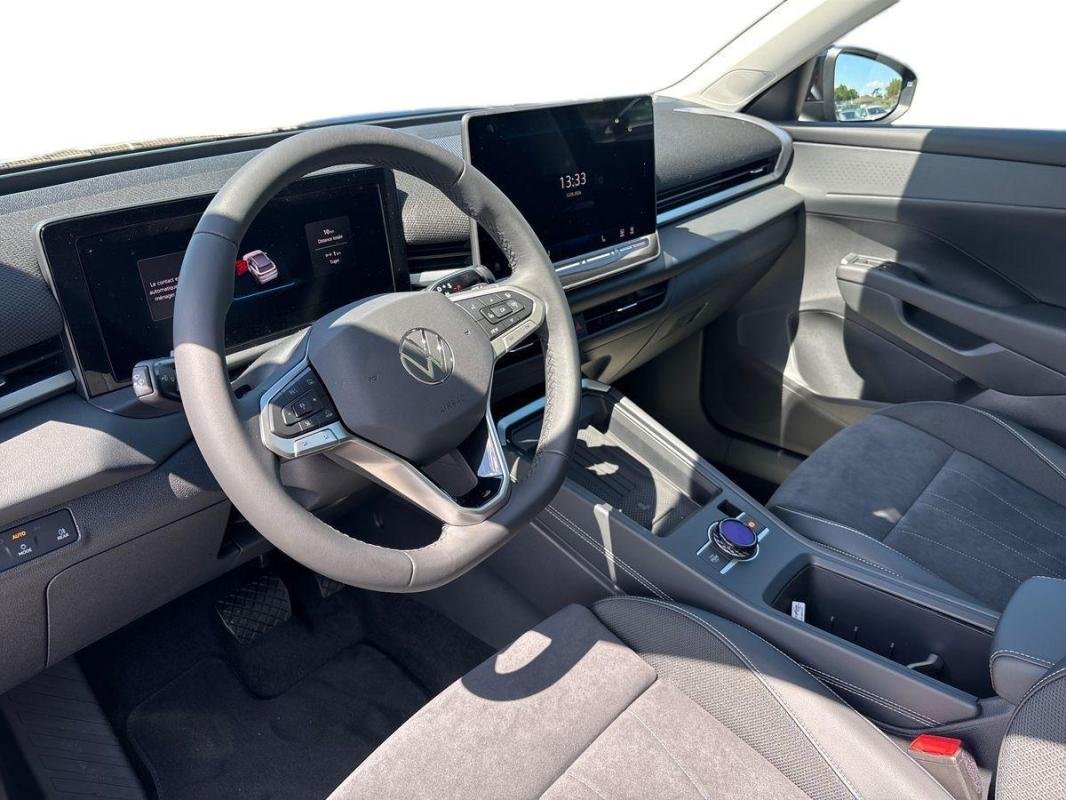 Volkswagen T-Roc - Photo 9