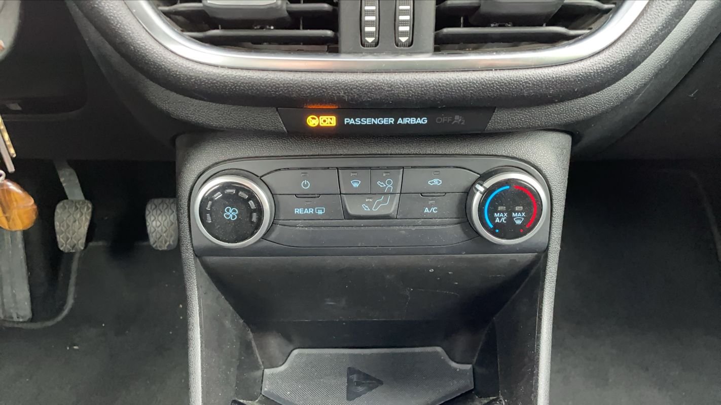 Ford Fiesta - Photo 13