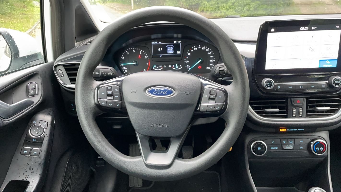Ford Fiesta - Photo 22
