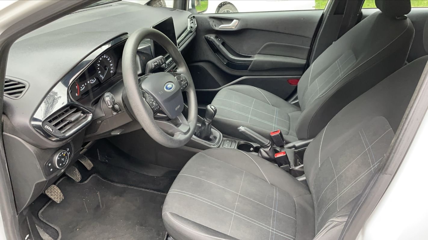 Ford Fiesta - Photo 8