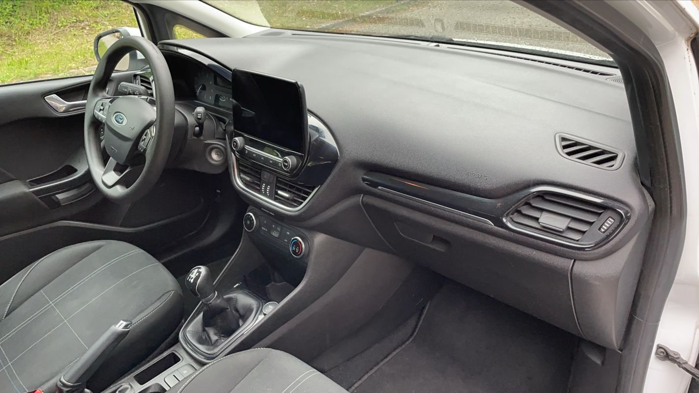 Ford Fiesta - Photo 10