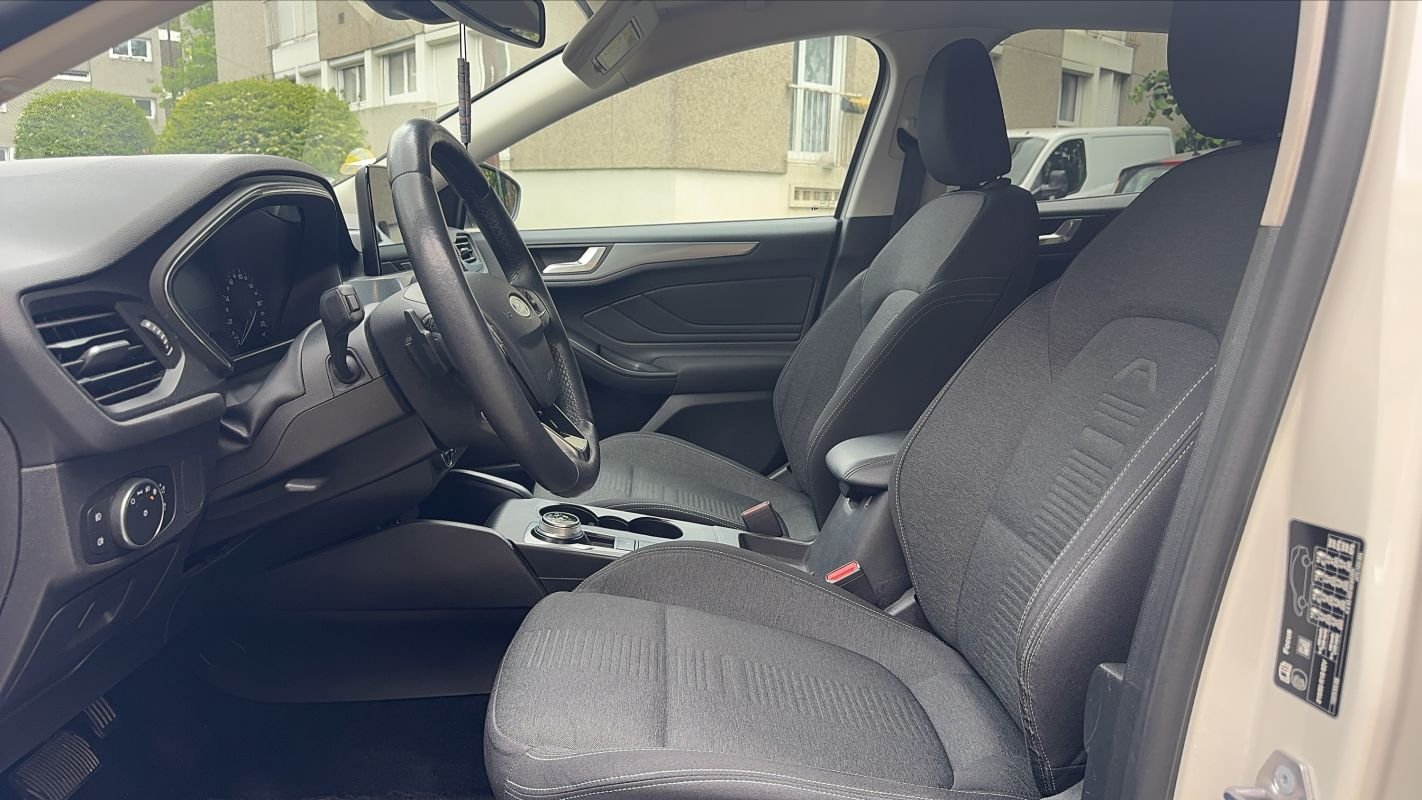 Ford Focus - Photo 26