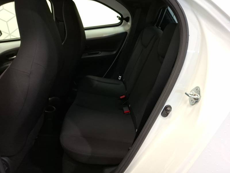 Toyota aygo x - Photo 13