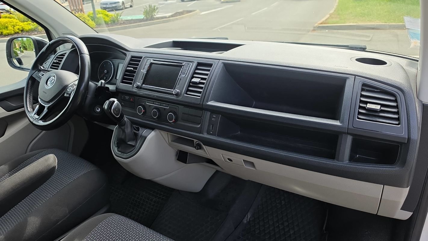 Volkswagen Transporter - Photo 11