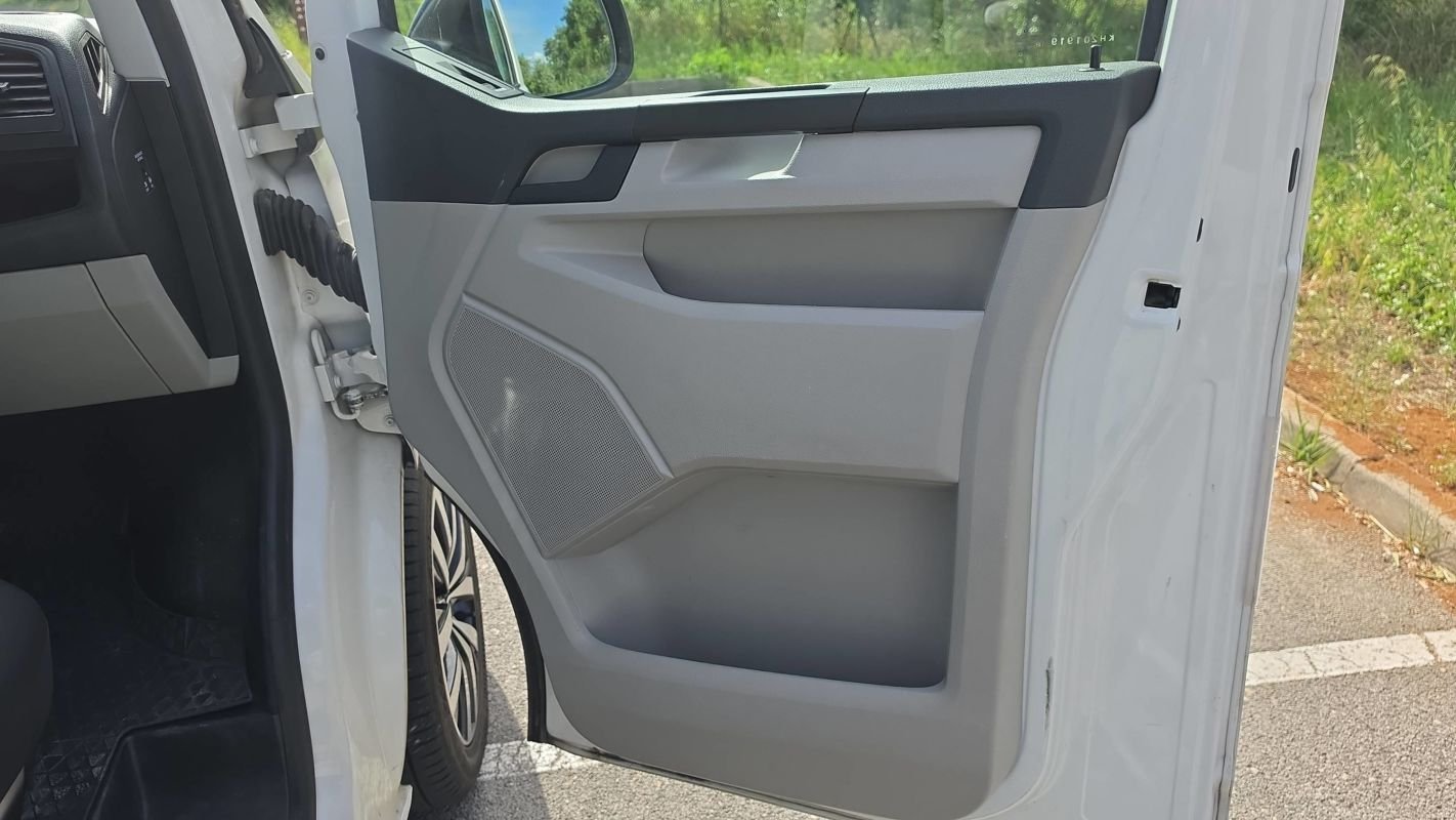 Volkswagen Transporter - Photo 23