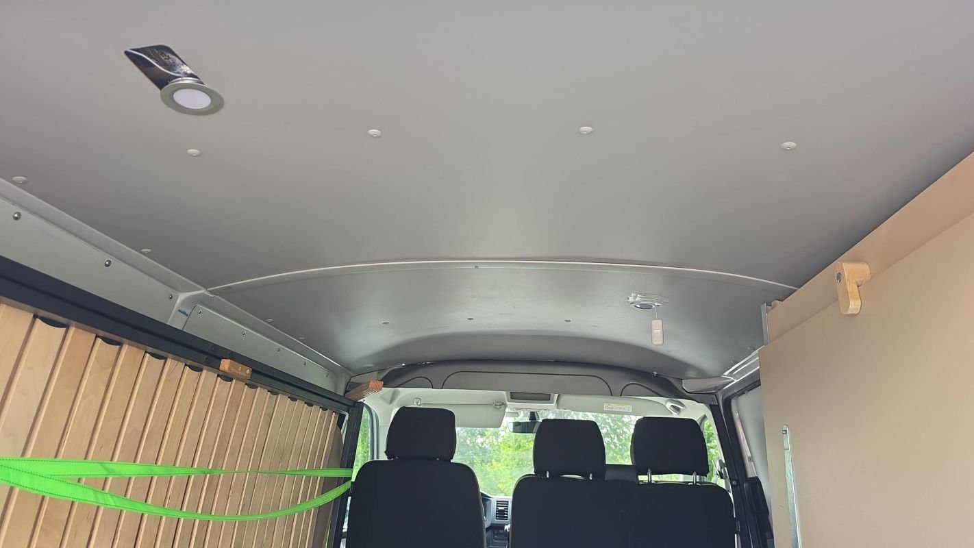 Volkswagen Transporter - Photo 25