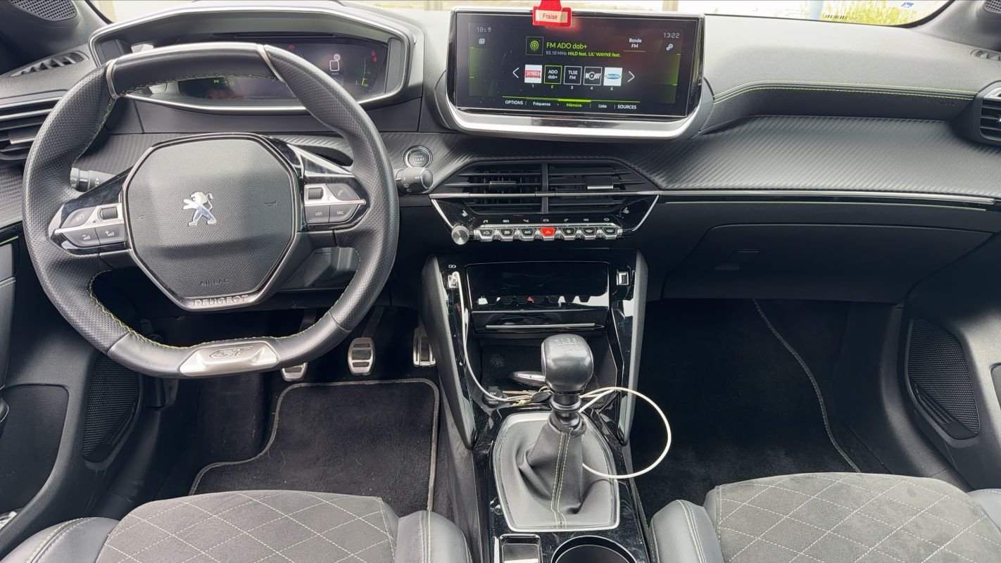 Peugeot 208 - Photo 11
