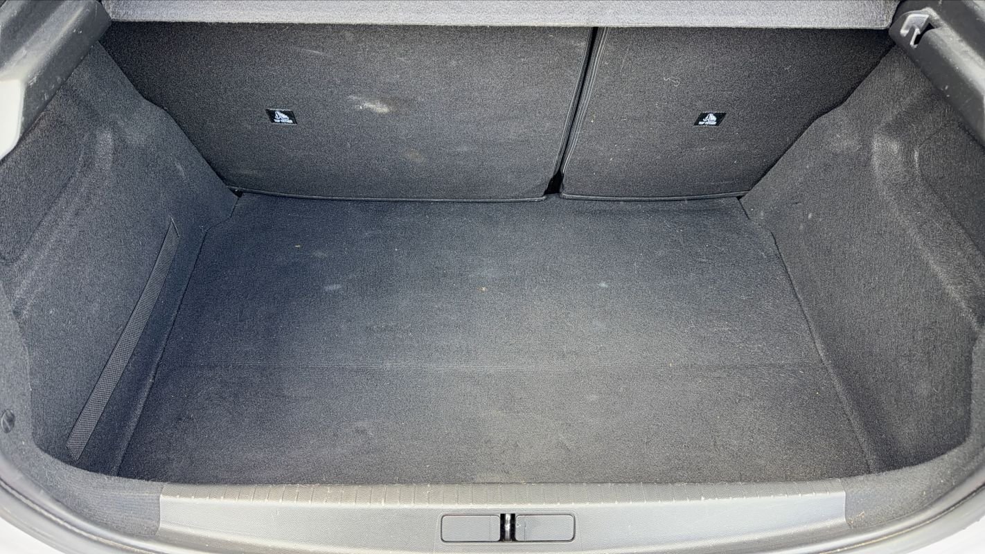 Peugeot 208 - Photo 14