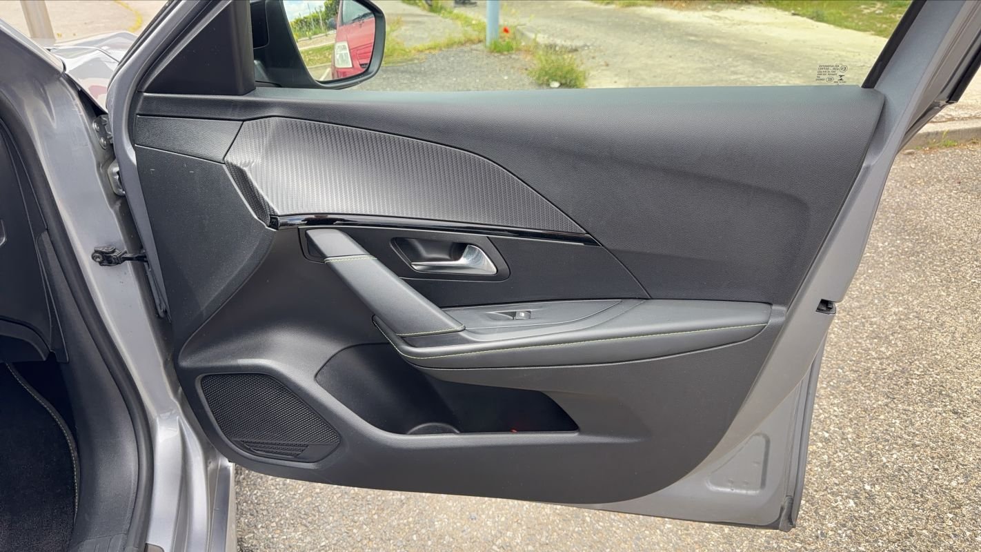 Peugeot 208 - Photo 22