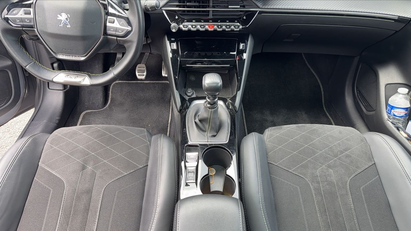 Peugeot 208 - Photo 26