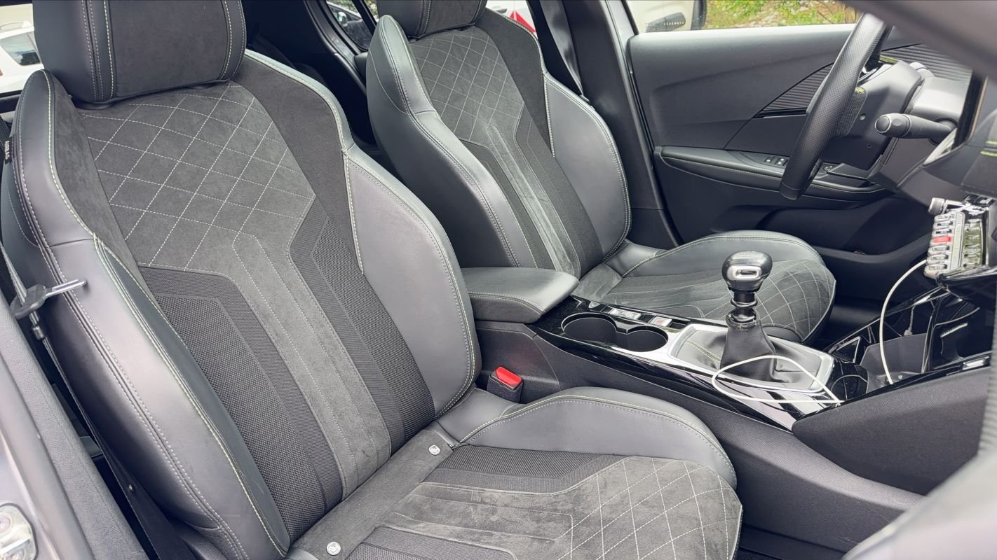 Peugeot 208 - Photo 27