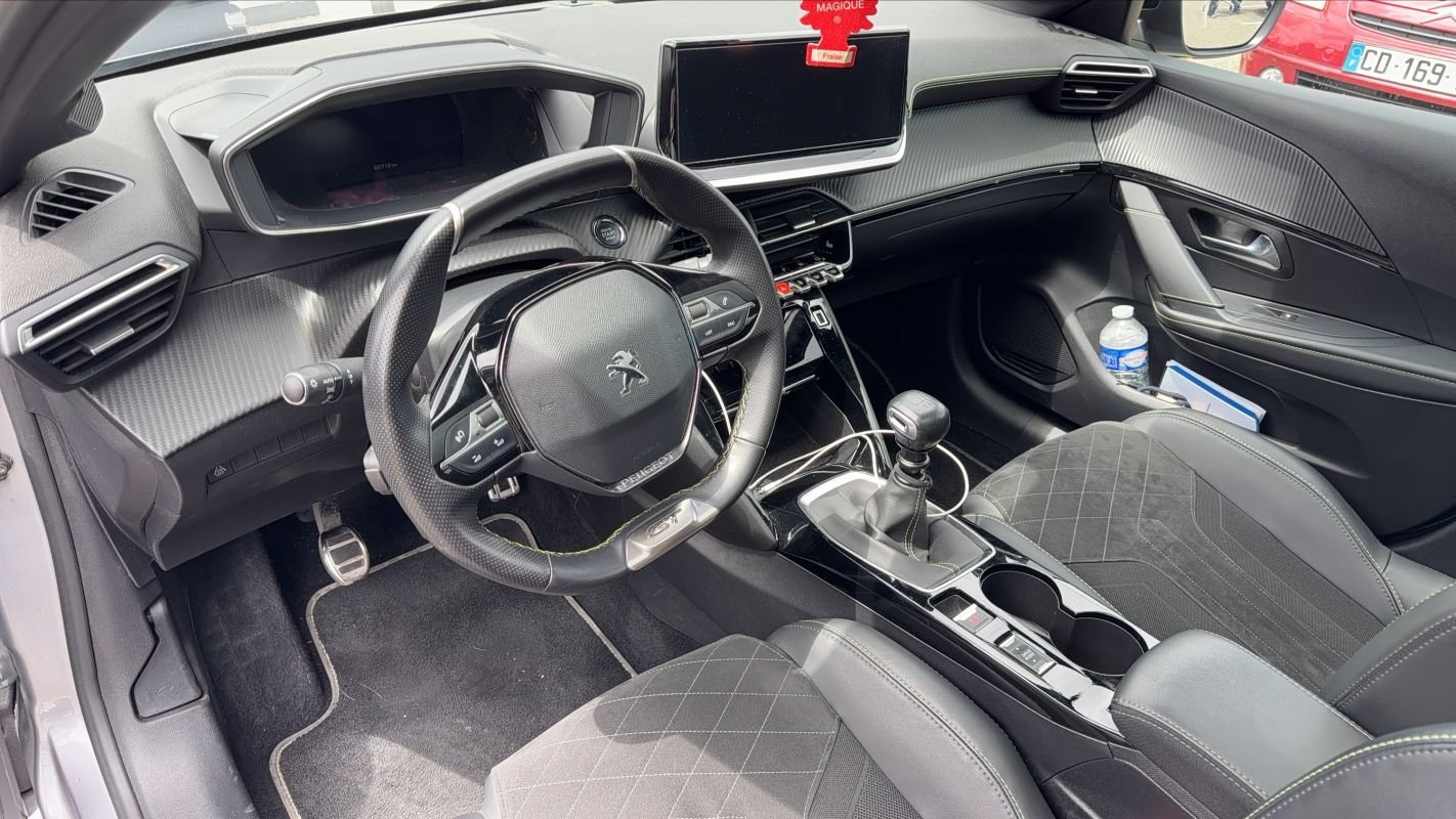 Peugeot 208 - Photo 8