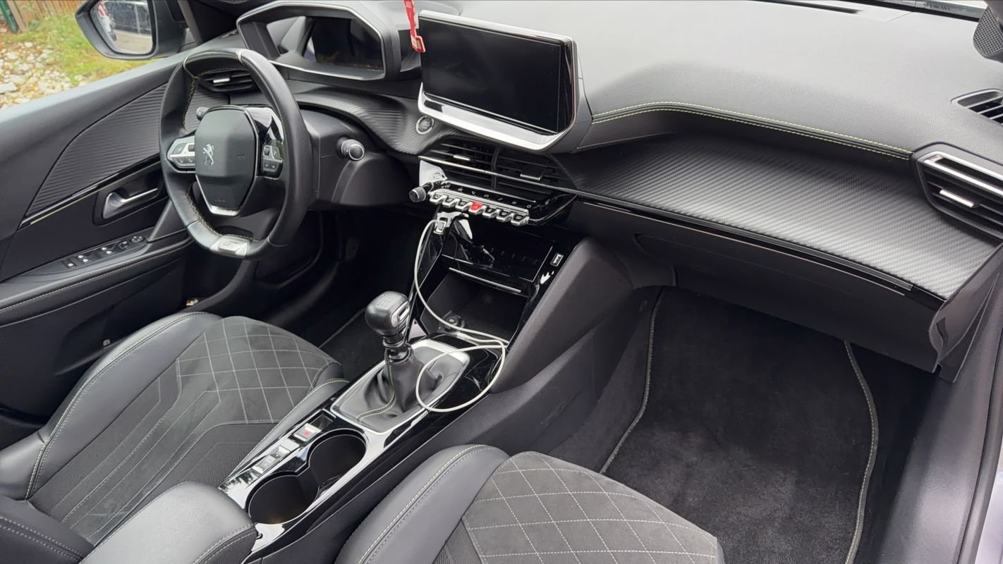 Peugeot 208 - Photo 10