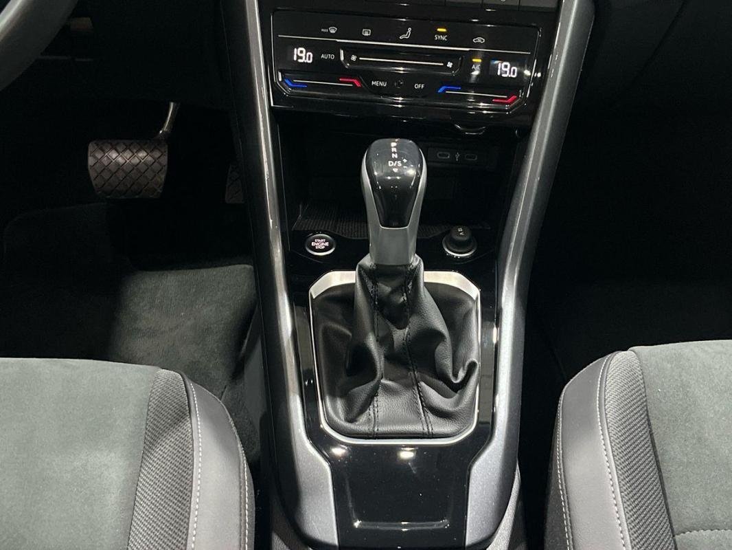 Volkswagen T-Roc - Photo 11