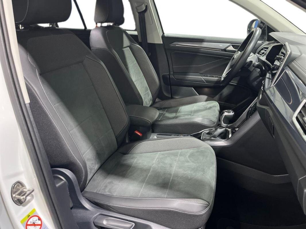 Volkswagen T-Roc - Photo 13