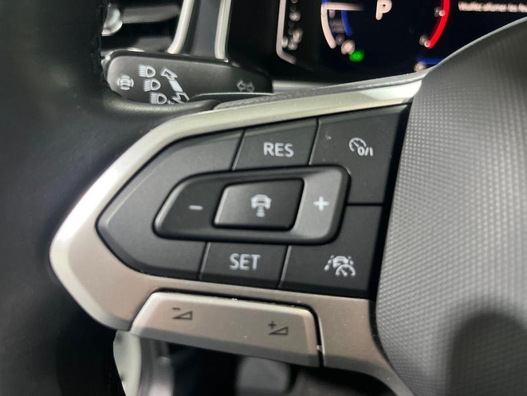 Volkswagen T-Roc - Photo 21