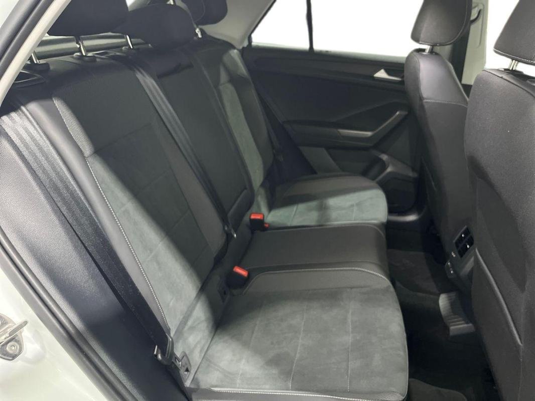 Volkswagen T-Roc - Photo 23