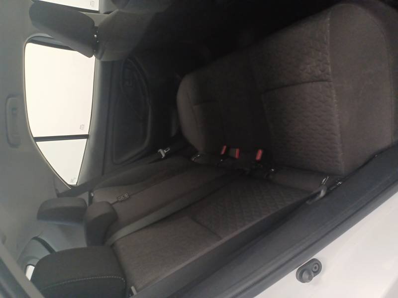 Toyota Yaris - Photo 16